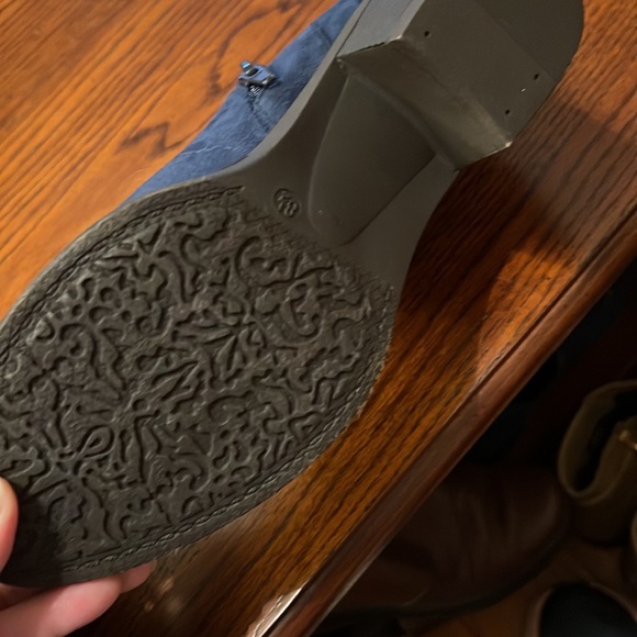 NWOT Betoni Blue Suede Boots - Picture 9 of 9